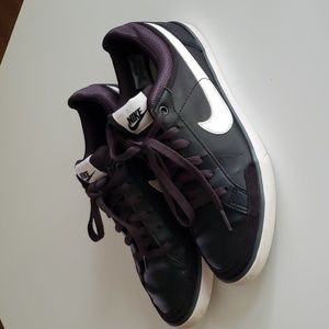 Nike Capri III Women's Trainers Size 8.5